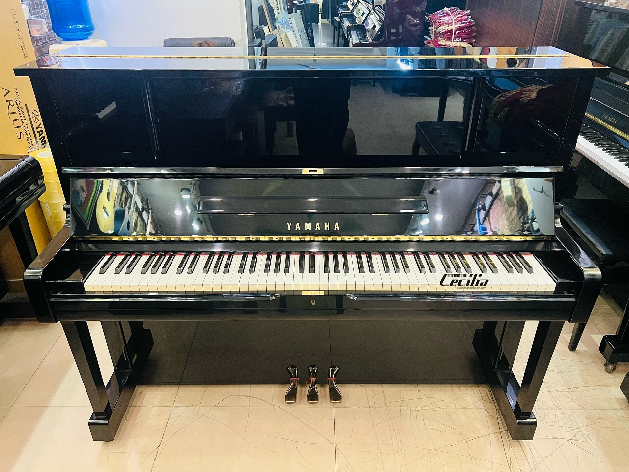 piano-co-yamaha-ux1-5