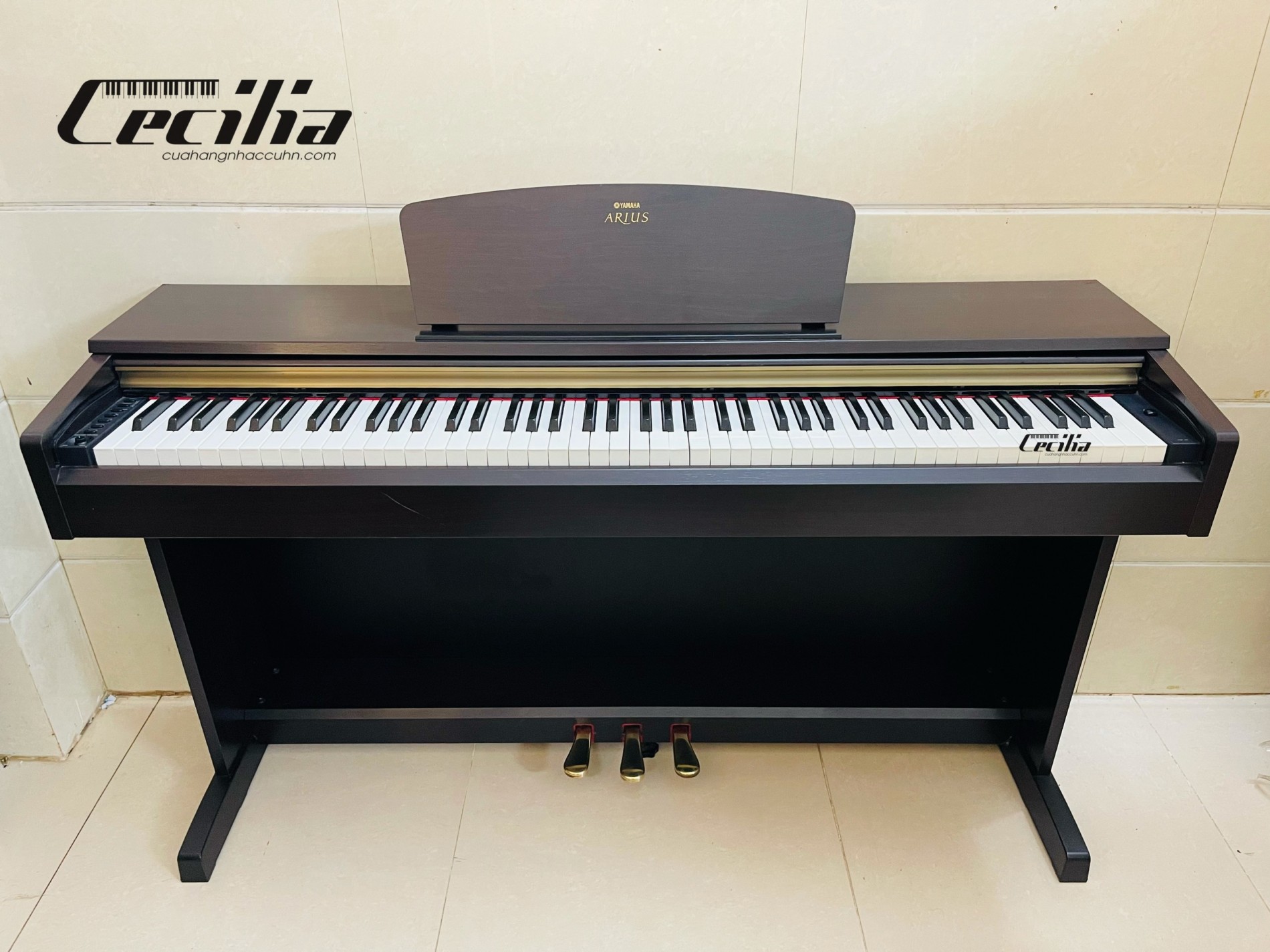piano-yamaha-ydp161-1