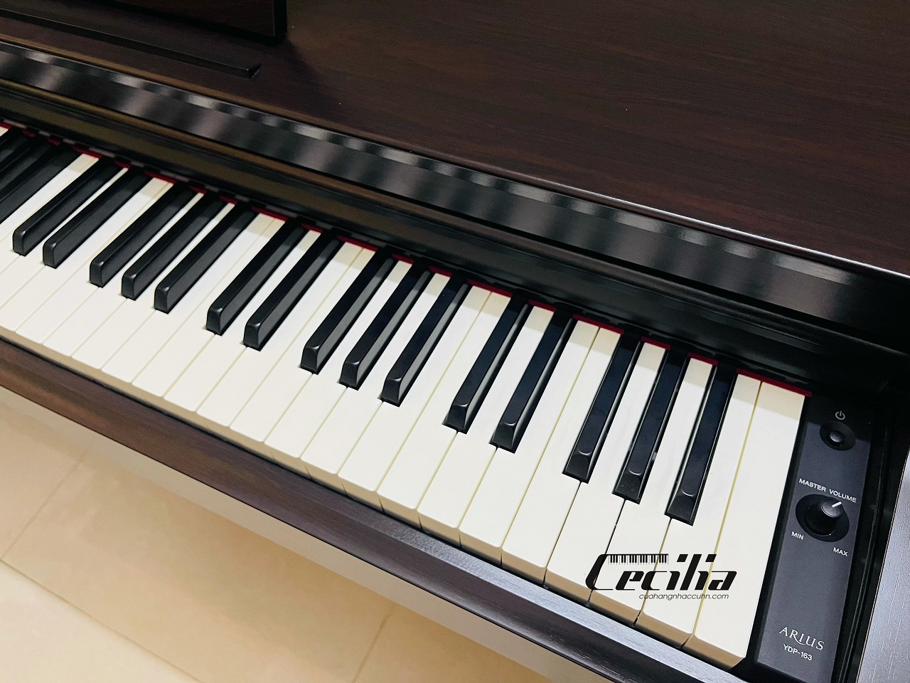 piano-yamaha-ydp163-2