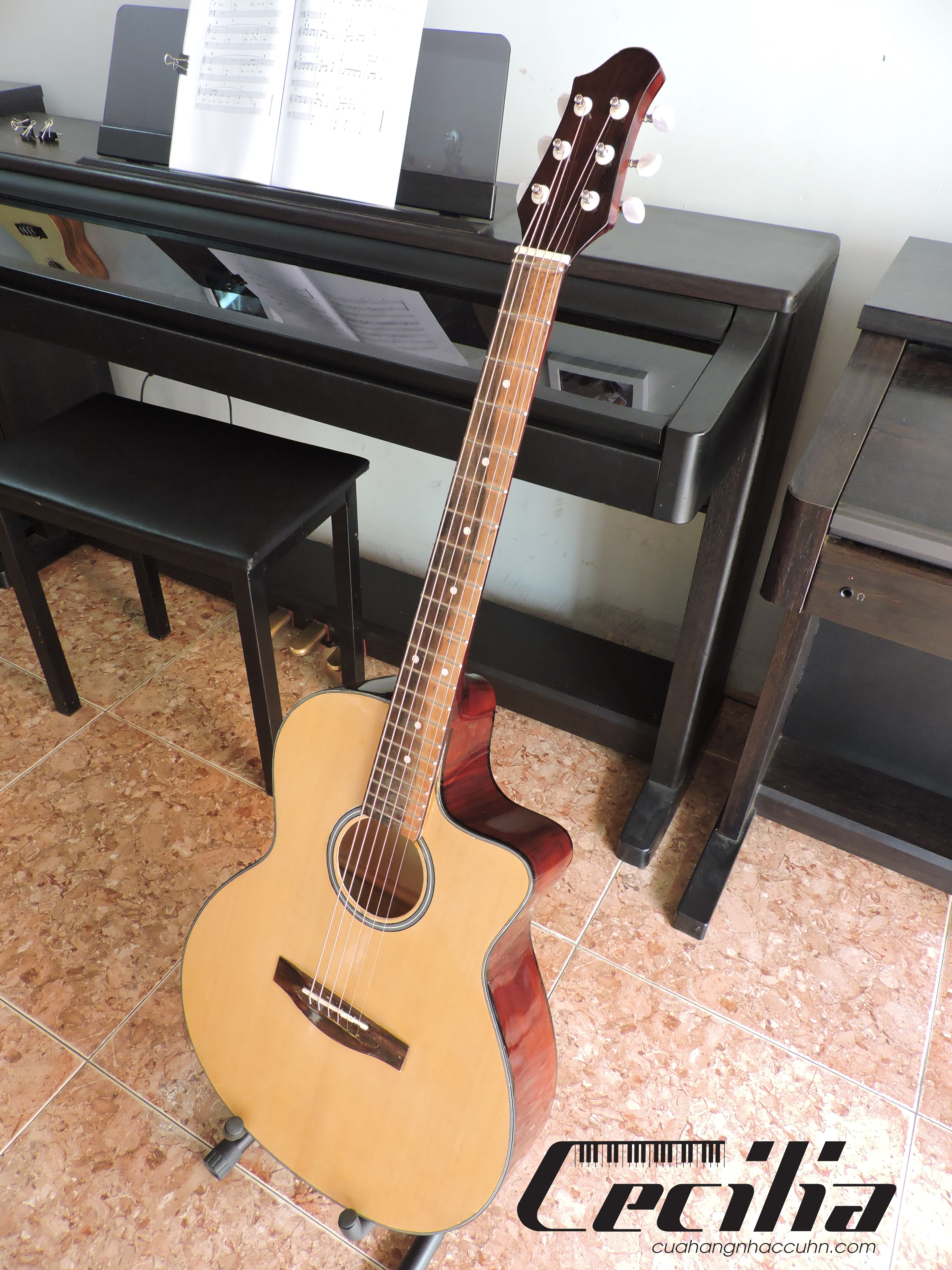 ban_dan_guitar_gia_re_tai_ha_noi_2