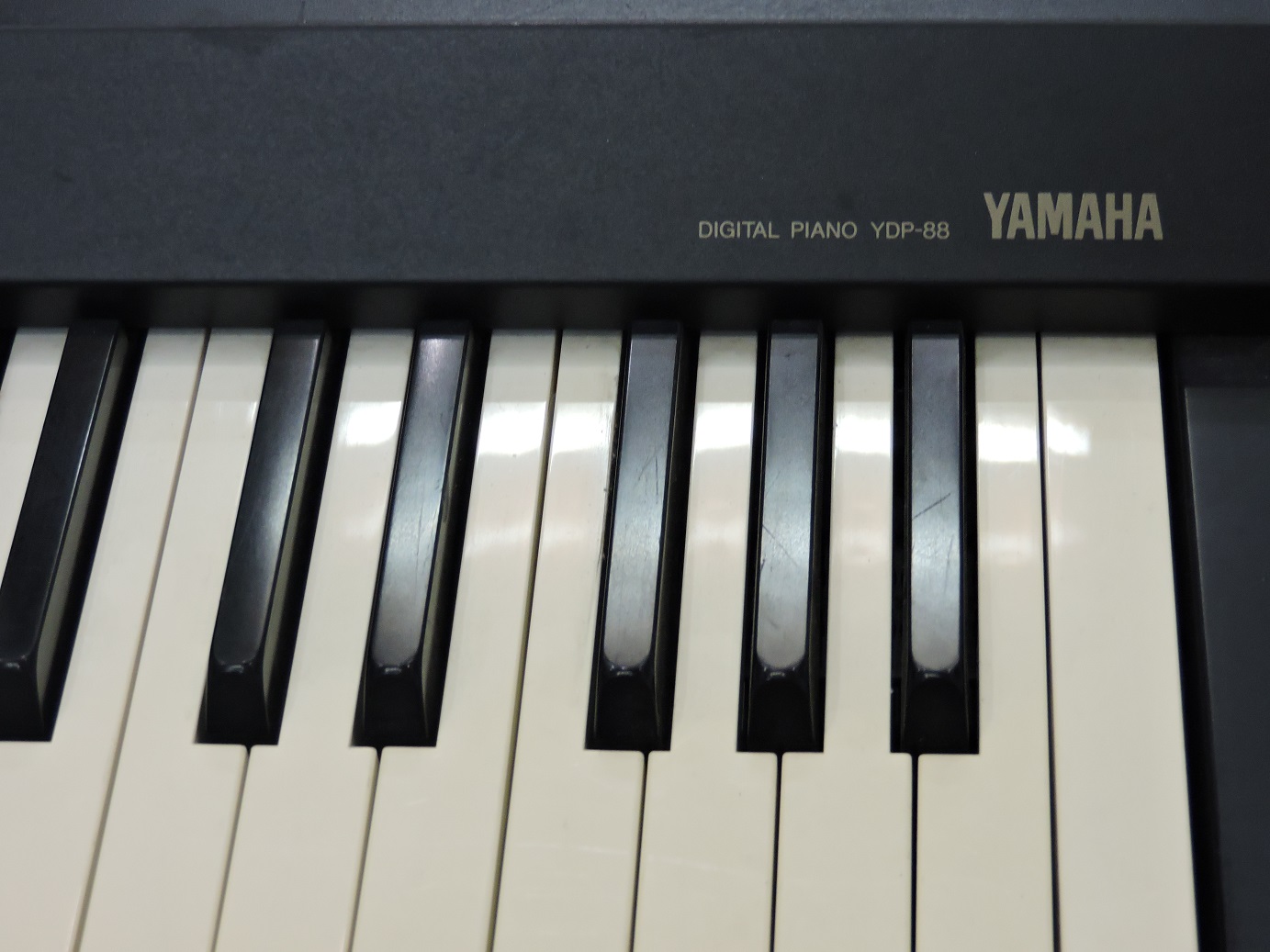 dan_piano_yamaha_ydp_88_3