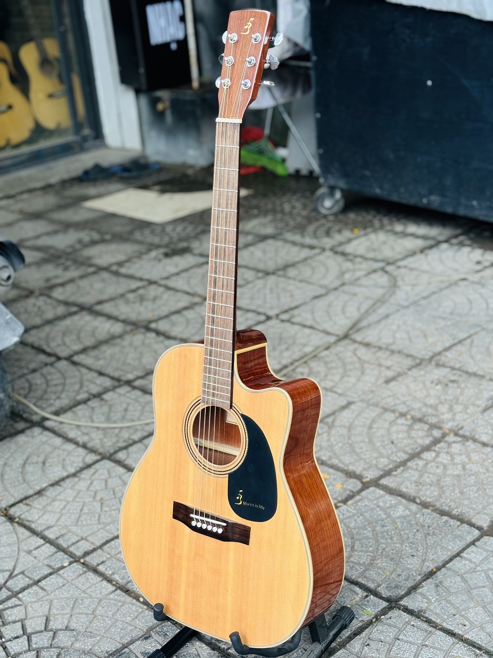 guitar-acoustic-j2000-4