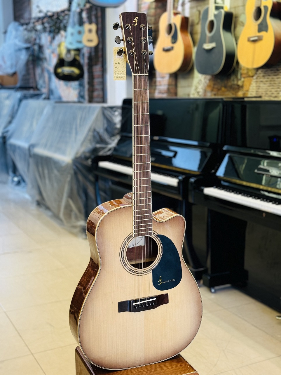 guitar-acoustic-j260-6