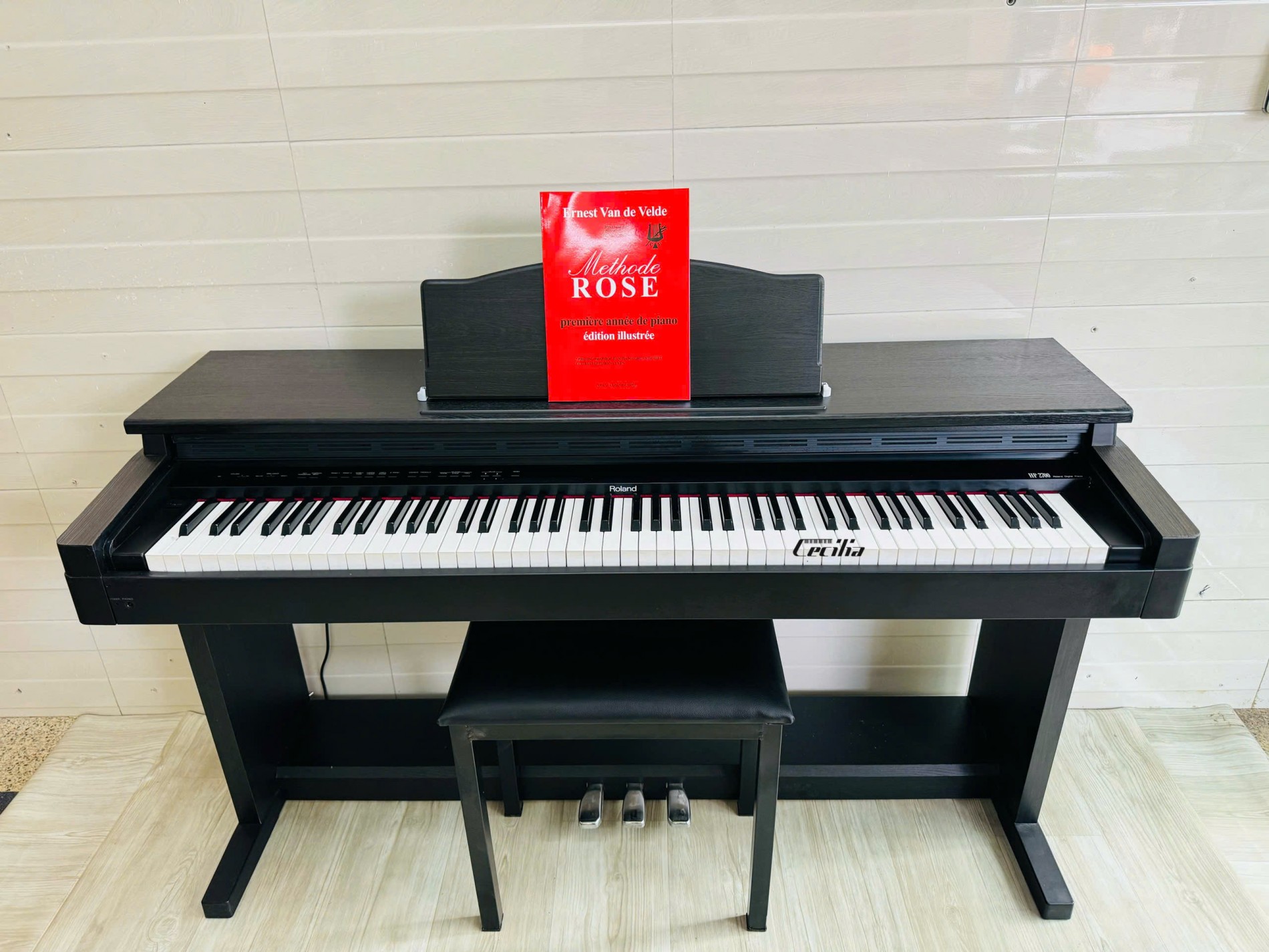 piano-dien-roland-hp2700-1