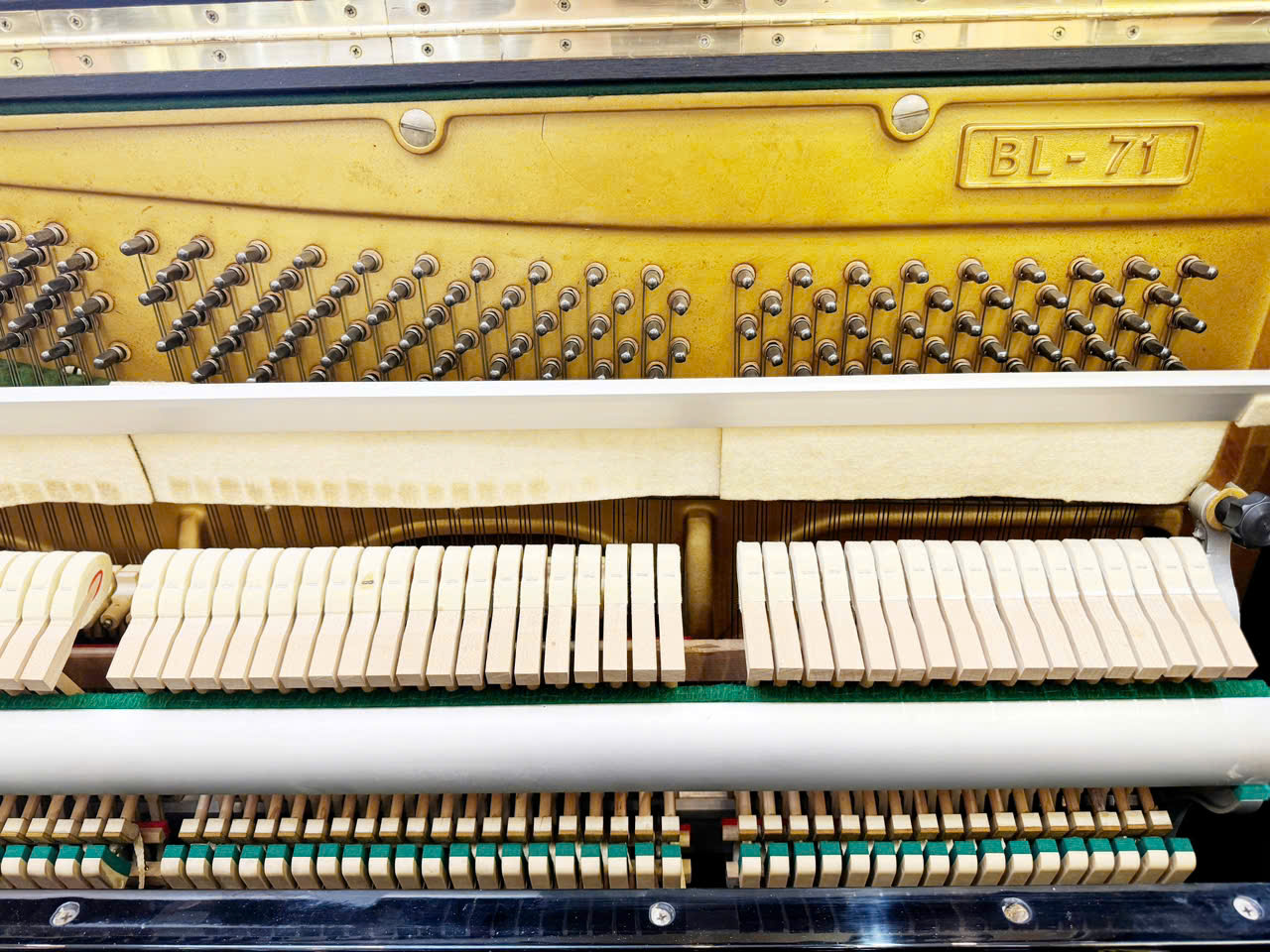 piano-kawai-bl71-3