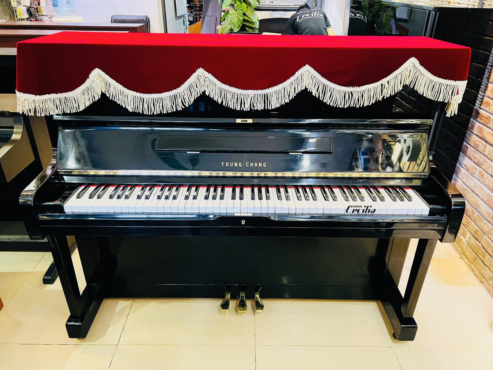 PIANO CƠ YOUNG CHANG U1 TUYỆT ĐẸP